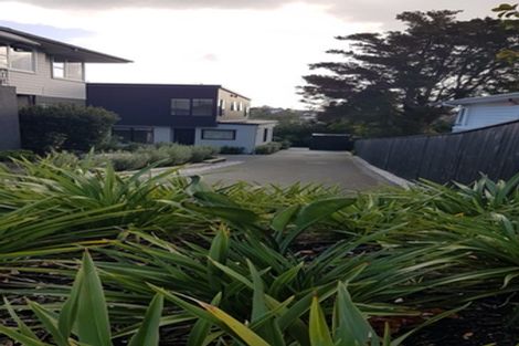 Photo of property in 5b Nea Place, Hillcrest, Auckland, 0627