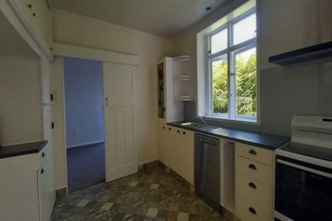Photo of property in 21 Enfield Road, Hospital Hill, Napier, 4110