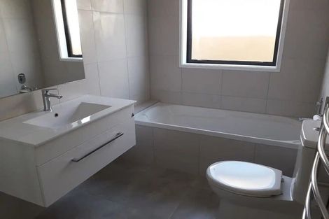 Photo of property in 5 Park Chester Road, Pukekohe, 2120