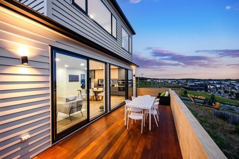Photo of property in 7 Pakirikiri Street, Long Bay, 0630