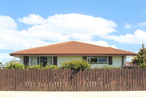 Photo of property in 15 Chipping Lane, Redwood, Christchurch, 8051