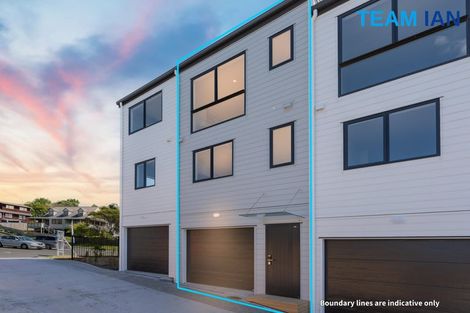 Photo of property in 11 Kayle Glen, West Harbour, Auckland, 0618