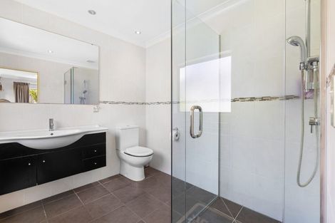 Photo of property in 31 Harrowglen Drive, Northcross, Auckland, 0632