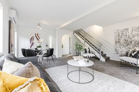 Photo of property in 2/66a Birkdale Road, Birkdale, Auckland, 0626