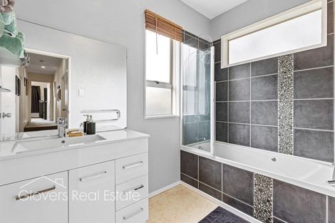 Photo of property in 2b Matama Road, Glen Eden, Auckland, 0602