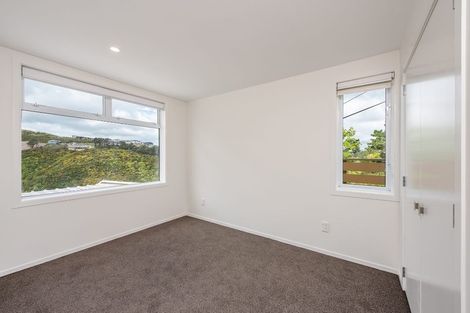 Photo of property in 25f2 Kitchener Terrace, Johnsonville, Wellington, 6037