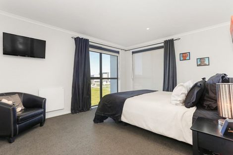 Photo of property in 10 Rangihina Road, Hobsonville, Auckland, 0616