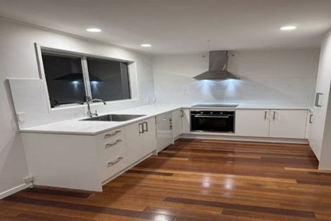 Photo of property in 5 Kama Place, Sunnynook, Auckland, 0620