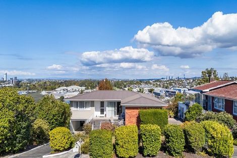 Photo of property in 23 Marcel Place, Glenfield, Auckland, 0629