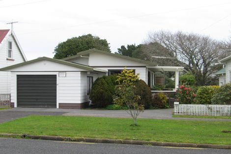 Photo of property in 15 Karaka Street, Helensville, 0800
