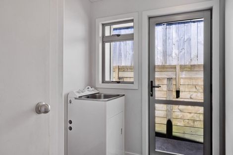 Photo of property in 2/2 Hori Street, Vogeltown, New Plymouth, 4310