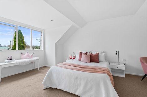Photo of property in 8 Corfe Street, Ilam, Christchurch, 8041