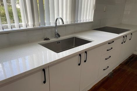 Photo of property in 22 Cliff View Drive, Green Bay, Auckland, 0604