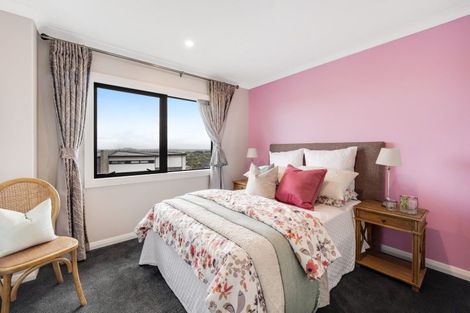 Photo of property in 45 Armstrong Farm Drive, East Tamaki Heights, Auckland, 2016