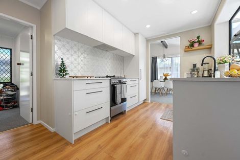 Photo of property in 8 Lorraine Place, Glenview, Hamilton, 3206