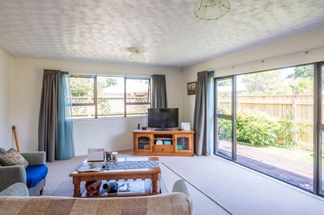Photo of property in 5a Waimarie Avenue, Paraparaumu, 5032