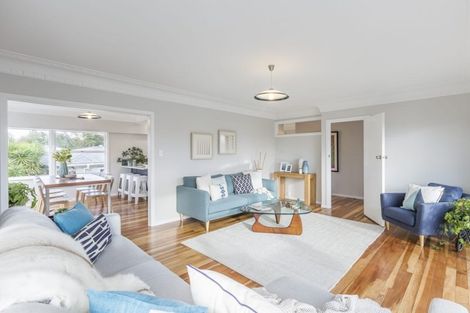 Photo of property in 27 Renata Crescent, Te Atatu Peninsula, Auckland, 0610