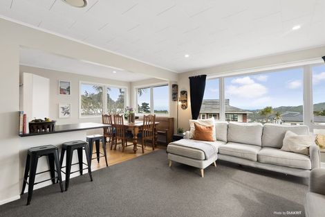 Photo of property in 11 Middlesex Place, Northland, Wellington, 6012