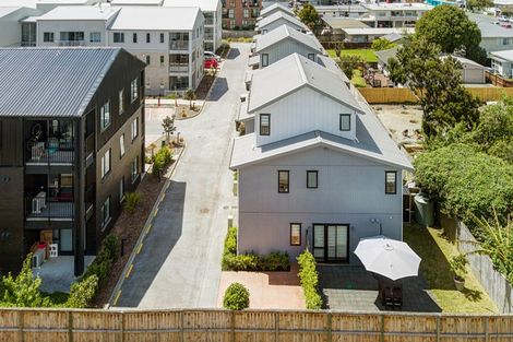 Photo of property in 26 Eileen Newey Place, Henderson, Auckland, 0612