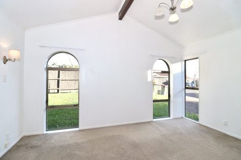 Photo of property in 8 Raddock Place, Farm Cove, Auckland, 2012