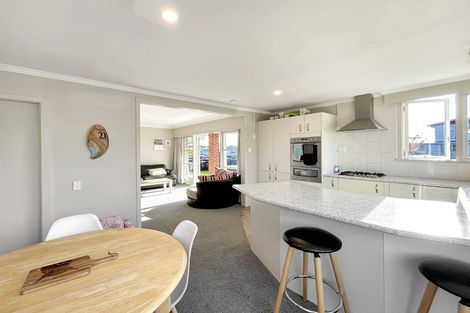 Photo of property in 9 Grange Street, Winton, 9720