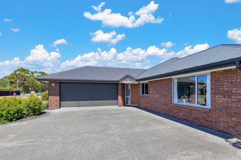 Photo of property in 9 Walnut Way, Rangiora, 7400