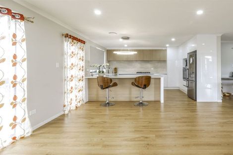 Photo of property in 32 Cooladawson Drive, Flat Bush, Auckland, 2019