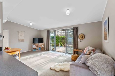 Photo of property in 7 Eruini Street, Waikanae Beach, Waikanae, 5036