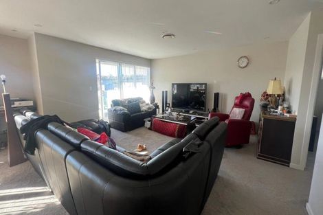 Photo of property in 1 Allegro Way, Oteha, Auckland, 0632
