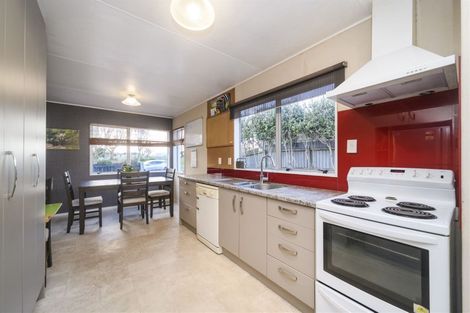 Photo of property in 15 Racecourse Road, Awapuni, Palmerston North, 4412
