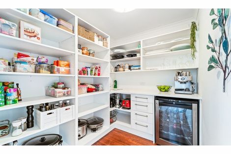 Photo of property in 2 Sunrise Lane, Te Atatu South, Auckland, 0610