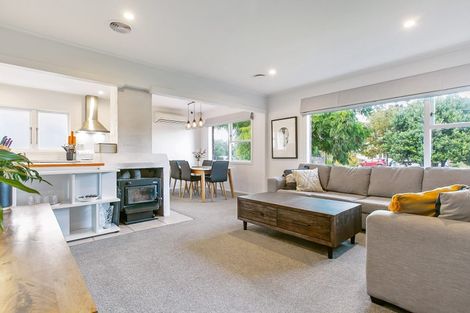 Photo of property in 11 Hereford Street, Te Atatu Peninsula, Auckland, 0610