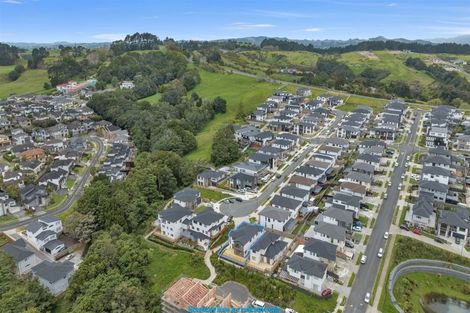 Photo of property in 1 Hing Street, Flat Bush, Auckland, 2019