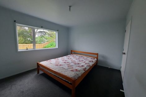 Photo of property in 5 Rickards Place, New Lynn, Auckland, 0600