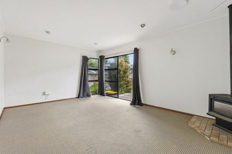 Photo of property in 7 Nielsen Place, Massey, Auckland, 0614