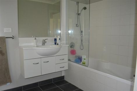 Photo of property in 12 Newbury Place, Schnapper Rock, Auckland, 0632