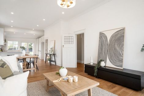 Photo of property in 64 Corson Avenue, Beckenham, Christchurch, 8023
