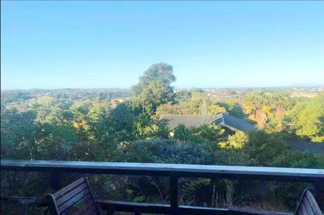 Photo of property in 118 Pupuke Road, Hillcrest, Auckland, 0627