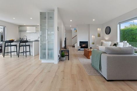Photo of property in 18 Ridge Road, Waiake, Auckland, 0630