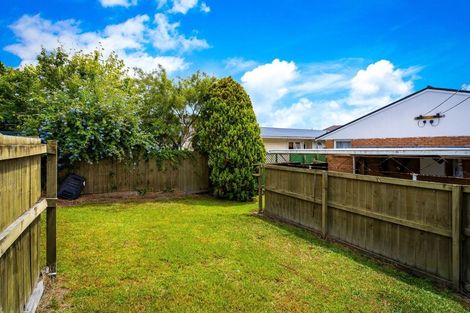 Photo of property in 1/102 Mcleod Road, Te Atatu South, Auckland, 0610