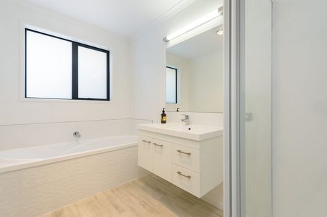 Photo of property in 14 Selliera Place, Papamoa Beach, Papamoa, 3118