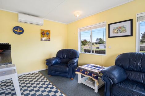Photo of property in 50 Park Avenue, Waitarere Beach, Levin, 5510