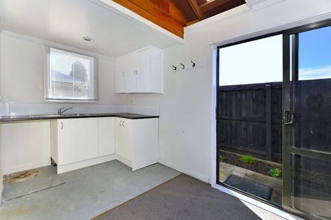 Photo of property in 154 Wainoni Road, Avondale, Christchurch, 8061