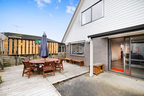 Photo of property in 18 Saralee Drive, Manurewa, Auckland, 2105