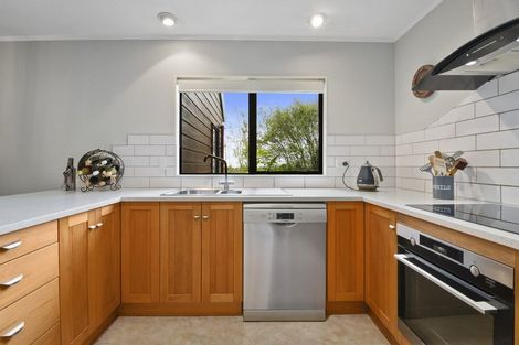 Photo of property in 18 Da Vinci Place, West Harbour, Auckland, 0618