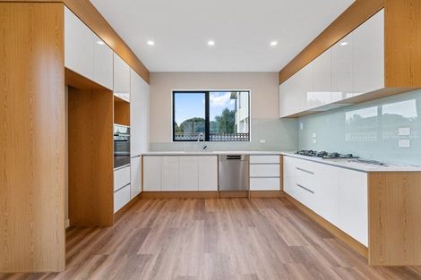 Photo of property in 86a Kervil Avenue, Te Atatu Peninsula, Auckland, 0610