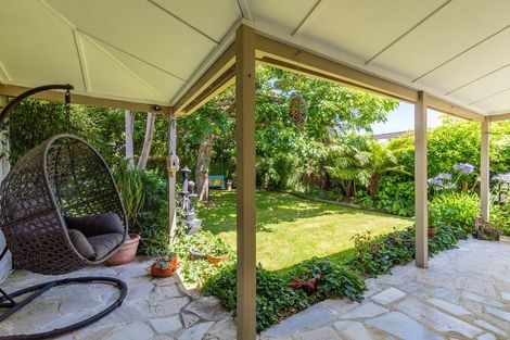 Photo of property in 12 Kowhai Grove, Waikanae, 5036