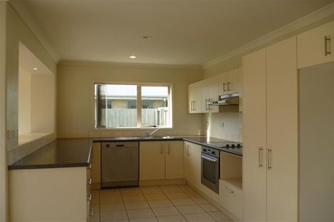 Photo of property in 20 Linkwater Way, Parklands, Christchurch, 8083