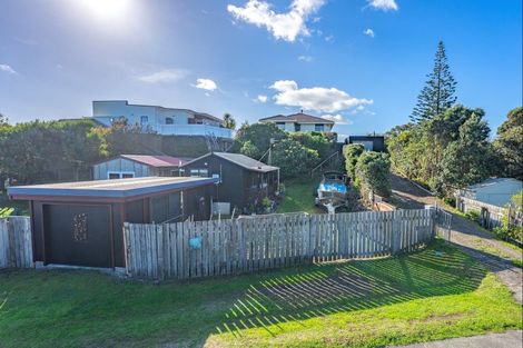 Photo of property in 14 Koromiko Street, Otaki Beach, Otaki, 5512