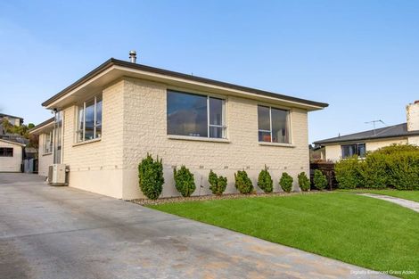 Photo of property in 2 Dale Crescent, East Gore, Gore, 9710